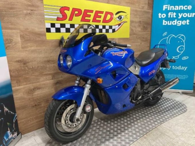 2025 Triumph Sprint 885