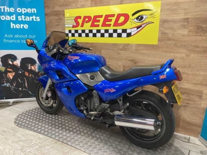 2025 Triumph Sprint 885