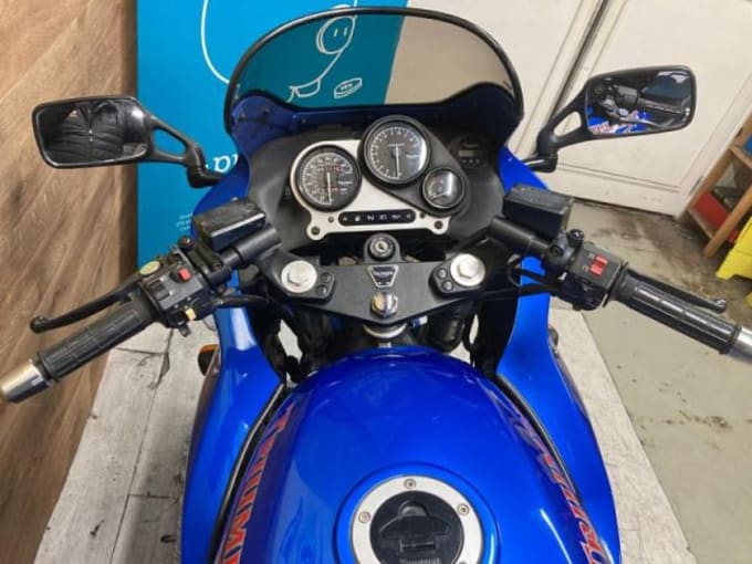 2025 Triumph Sprint 885
