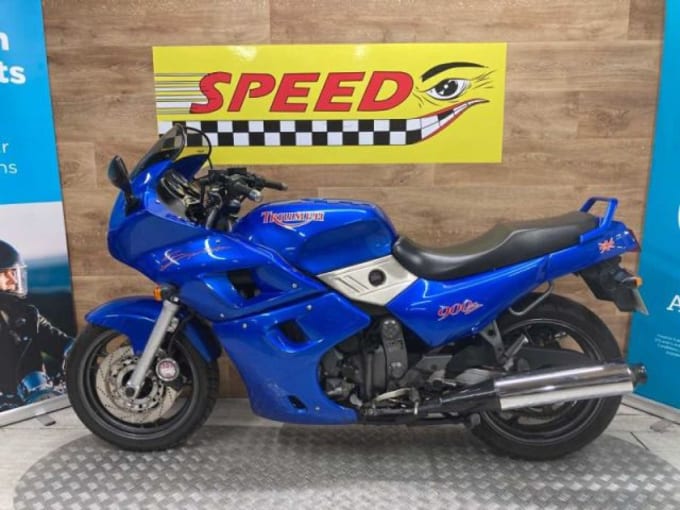 2025 Triumph Sprint 885