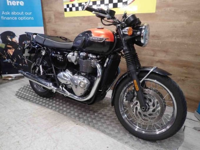 2025 Triumph Bonneville T120