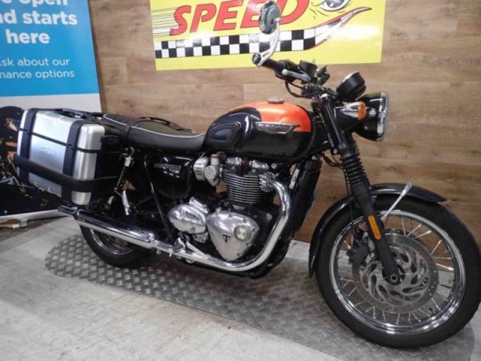 2025 Triumph Bonneville T120