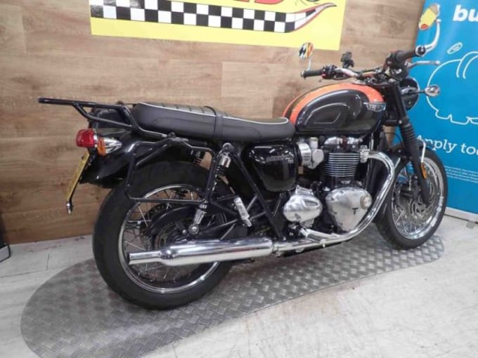 2025 Triumph Bonneville T120