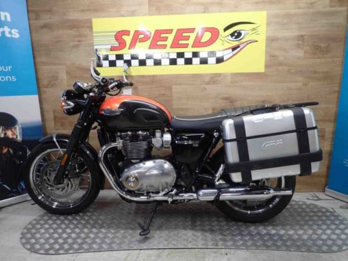 2025 Triumph Bonneville T120