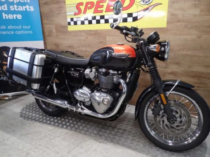 2025 Triumph Bonneville T120