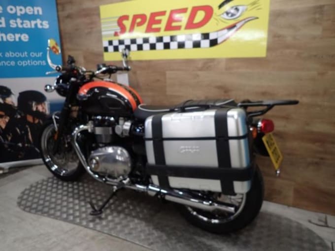 2025 Triumph Bonneville T120