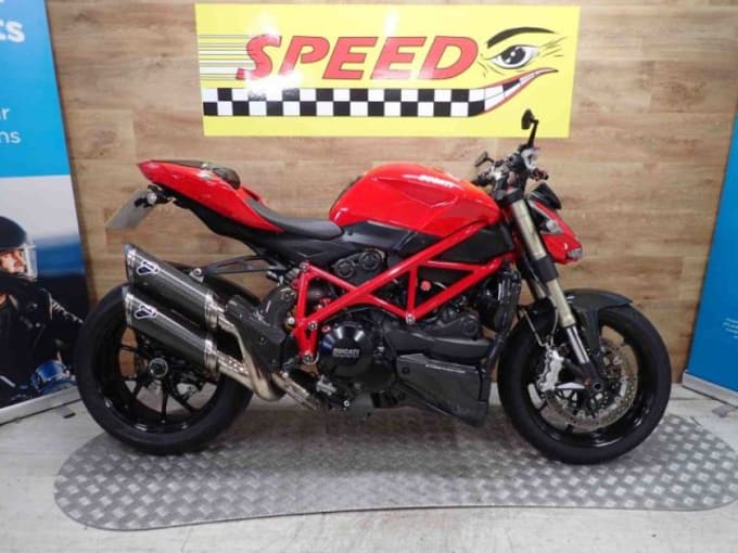 2025 Ducati 848 Streetfighter