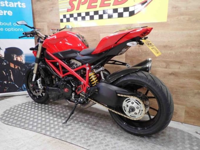 2025 Ducati 848 Streetfighter