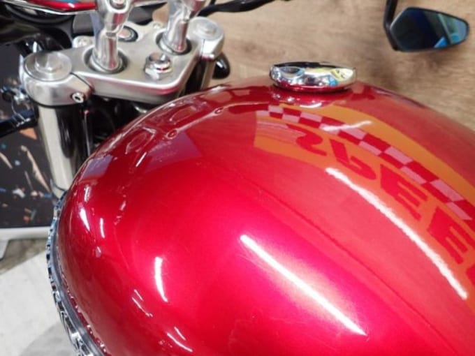 2025 Triumph Legend Tt