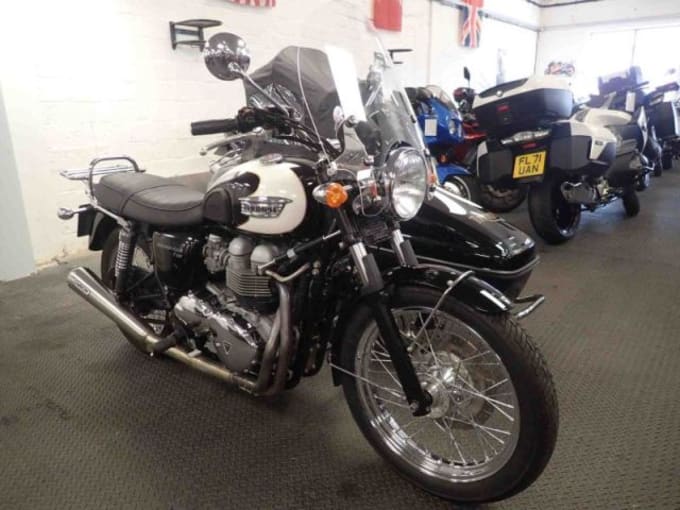 2025 Triumph Bonneville T 100 (865)