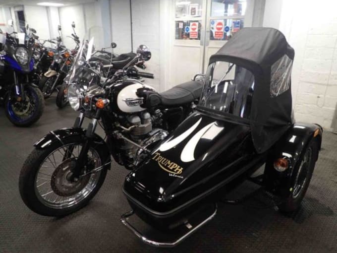 2025 Triumph Bonneville T 100 (865)