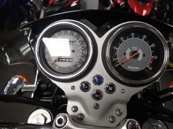 2025 Triumph Bonneville T 100 (865)