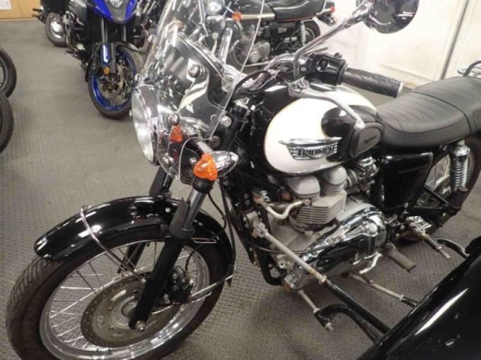 2025 Triumph Bonneville T 100 (865)