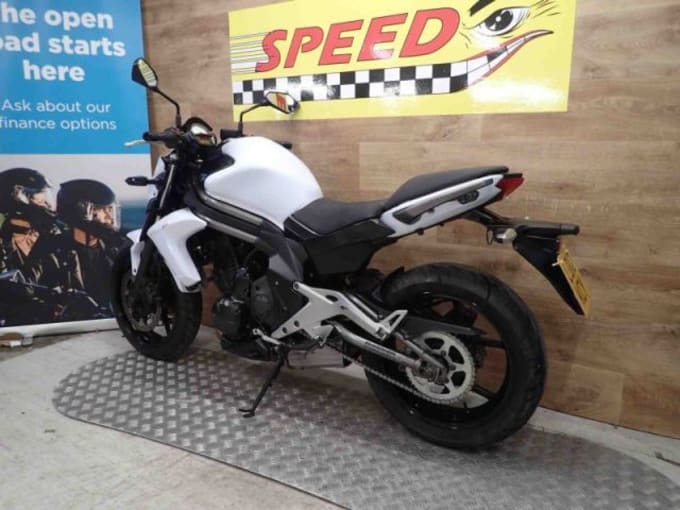 2025 Kawasaki Er 650 Ecf