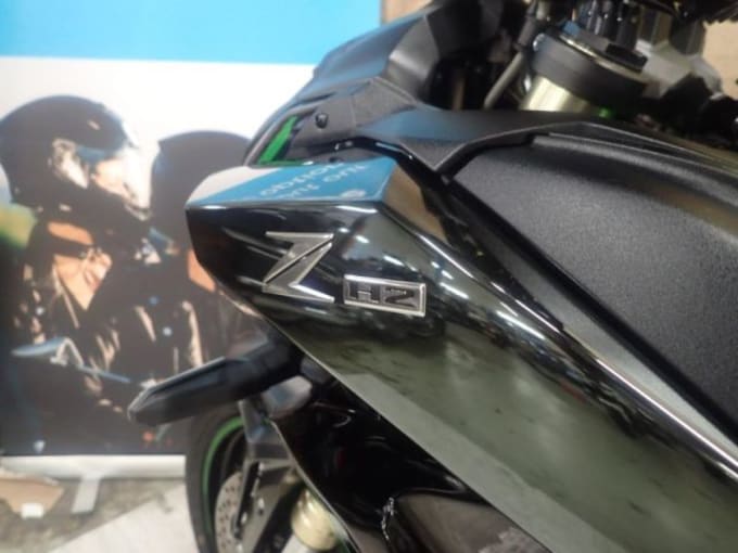 2025 Kawasaki Zr 1000 Rpfnn