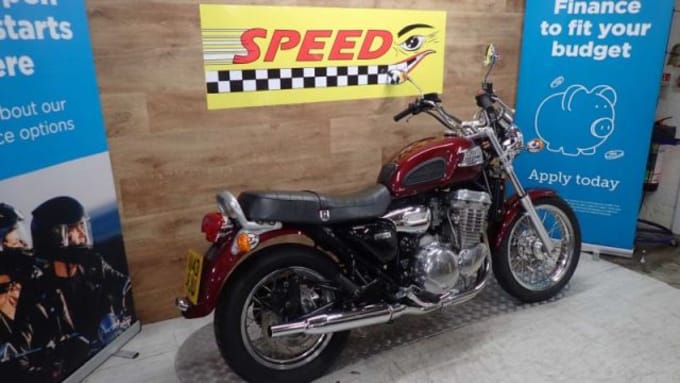 2025 Triumph Thunderbird Sport