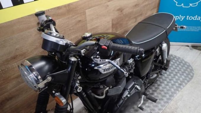 2025 Triumph Bonneville Scrambler