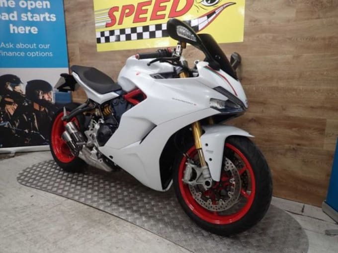 2025 Ducati Supersport S