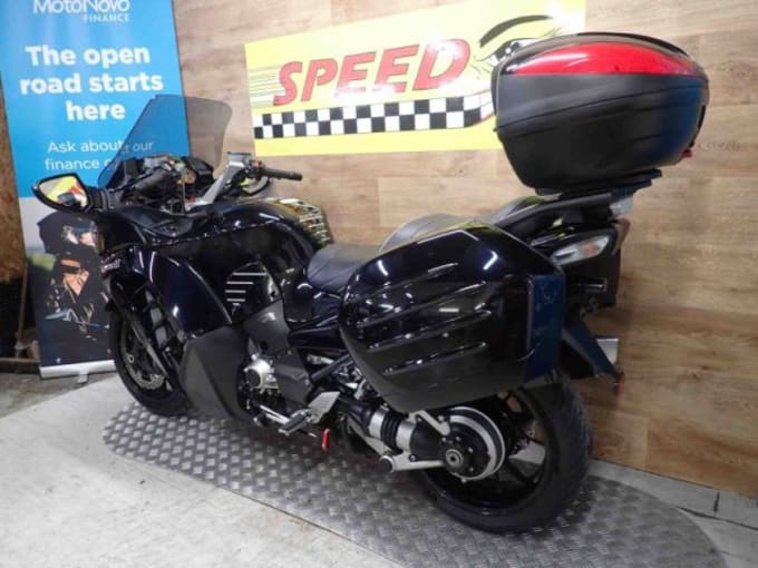 2025 Kawasaki Zzr 1400