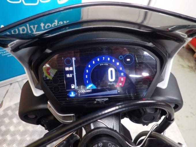 2025 Triumph Street Triple R