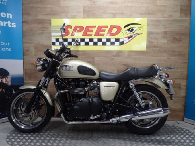 2025 Triumph Bonneville 865