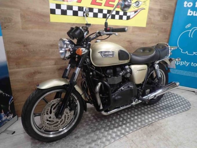 2025 Triumph Bonneville 865