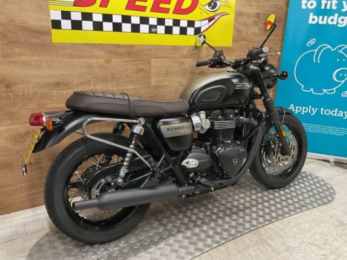 2025 Triumph Bonneville T120 Black