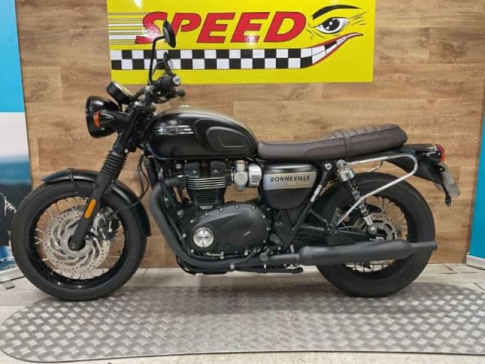 2025 Triumph Bonneville T120 Black