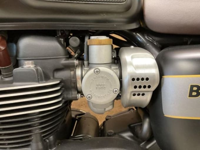 2025 Triumph Bonneville T120 Black