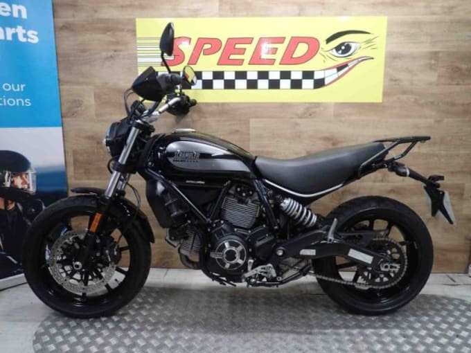 2025 Ducati Scrambler Sixty2