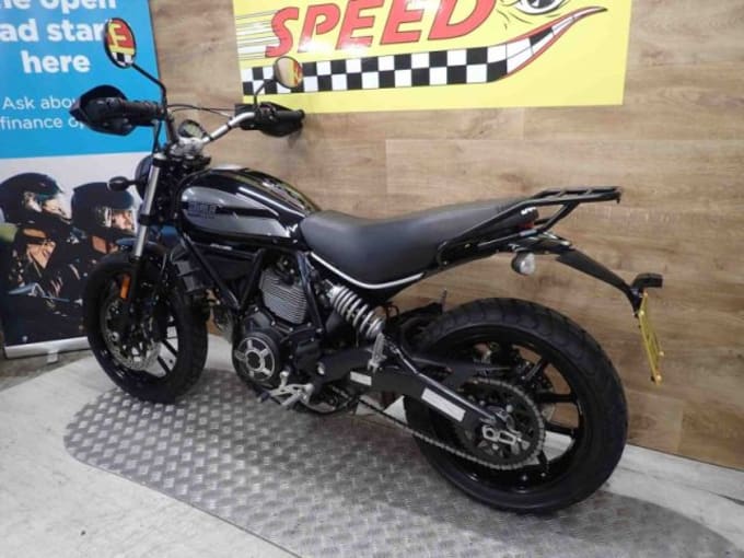 2025 Ducati Scrambler Sixty2