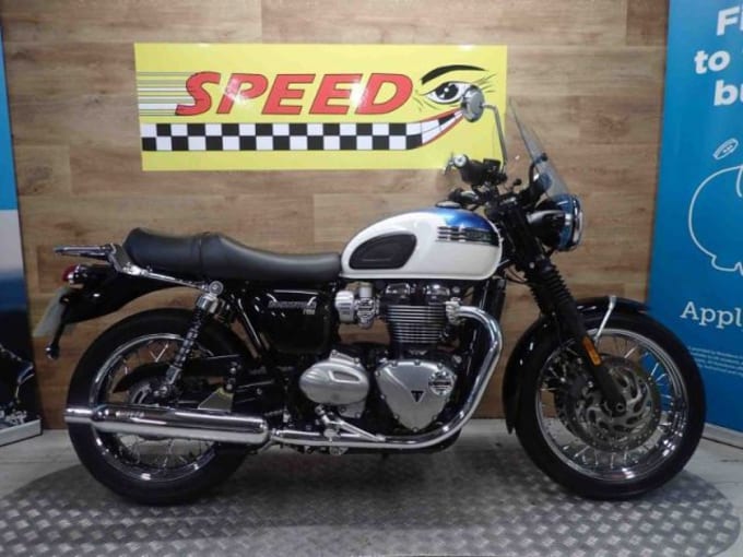2025 Triumph Bonneville T120