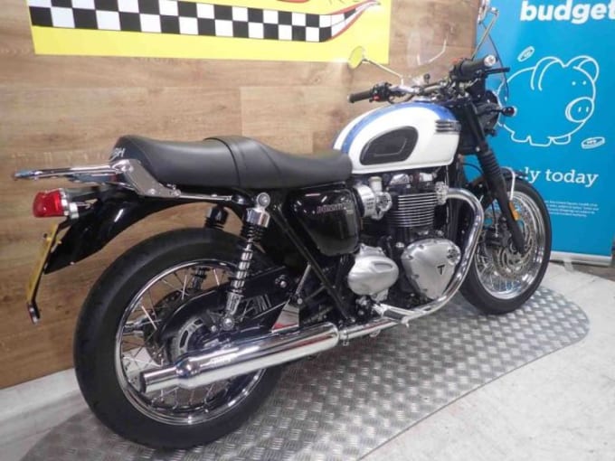 2025 Triumph Bonneville T120