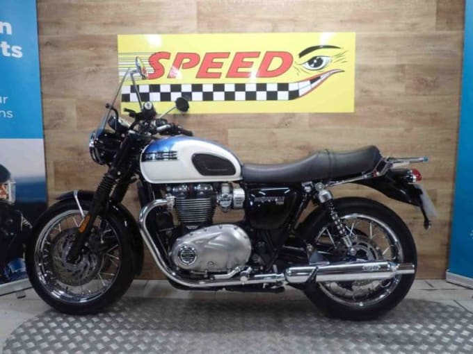 2025 Triumph Bonneville T120