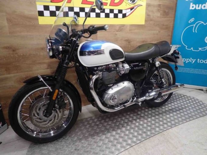 2025 Triumph Bonneville T120