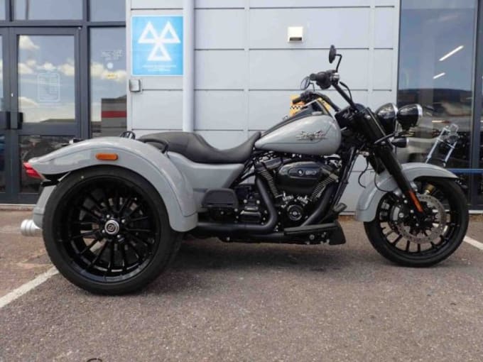 2025 Harley-davidson Freewheeler 1868 23