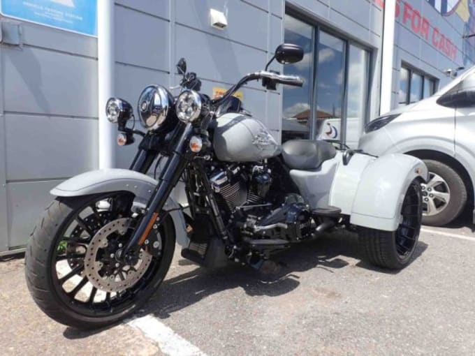2025 Harley-davidson Freewheeler 1868 23