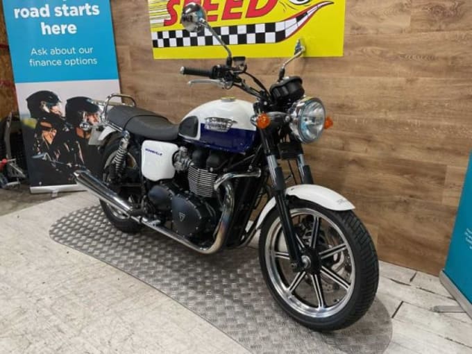 2025 Triumph Bonneville 865