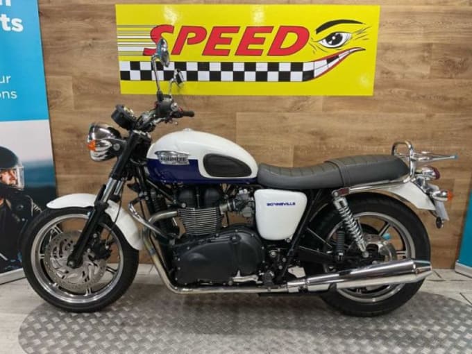2025 Triumph Bonneville 865