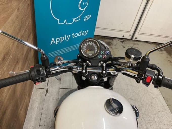 2025 Triumph Bonneville 865