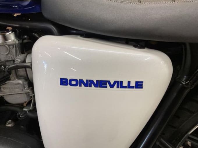 2025 Triumph Bonneville 865