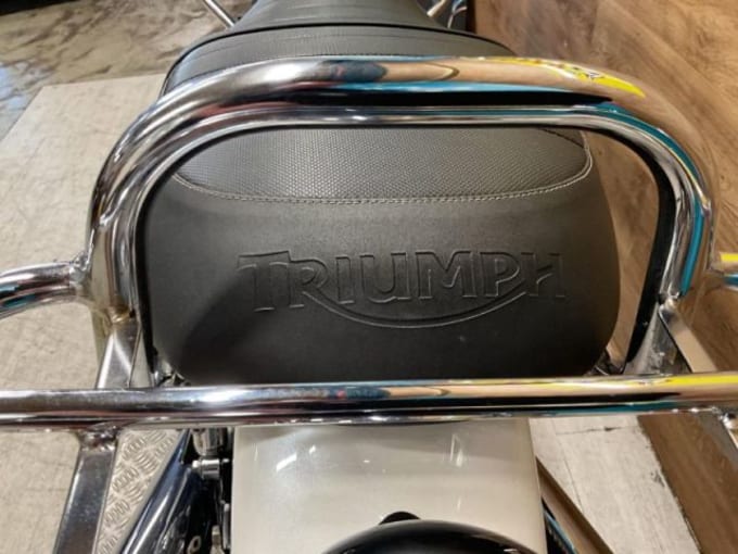 2025 Triumph Bonneville 865