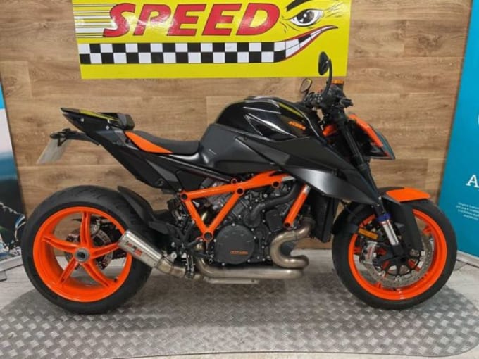 2025 Ktm 1290 Superduke R Evo 22
