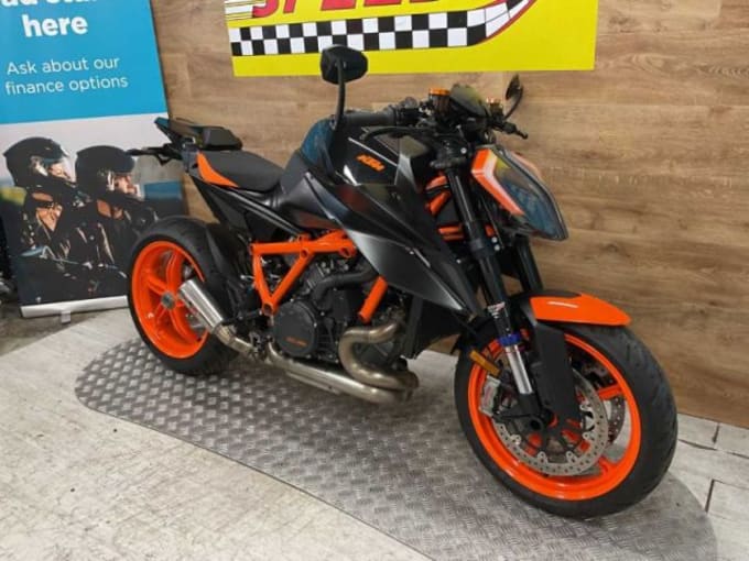 2025 Ktm 1290 Superduke R Evo 22