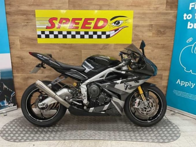 2025 Triumph Daytona Moto2 765