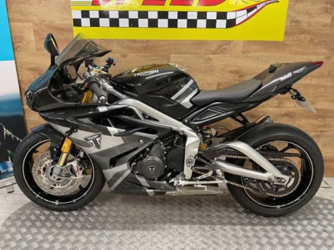 2025 Triumph Daytona Moto2 765