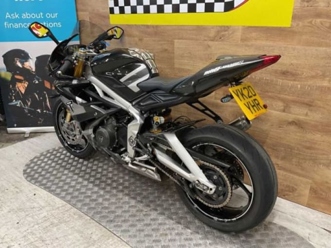 2025 Triumph Daytona Moto2 765