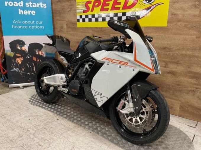 2025 Ktm 1190 Rc8 09