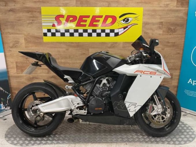 2025 Ktm 1190 Rc8 09