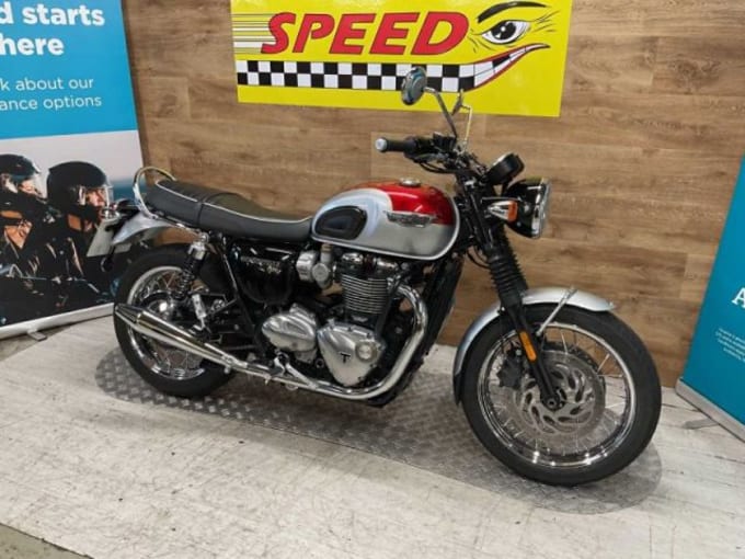 2025 Triumph Bonneville T120